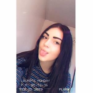 Meet your Posher, Laura